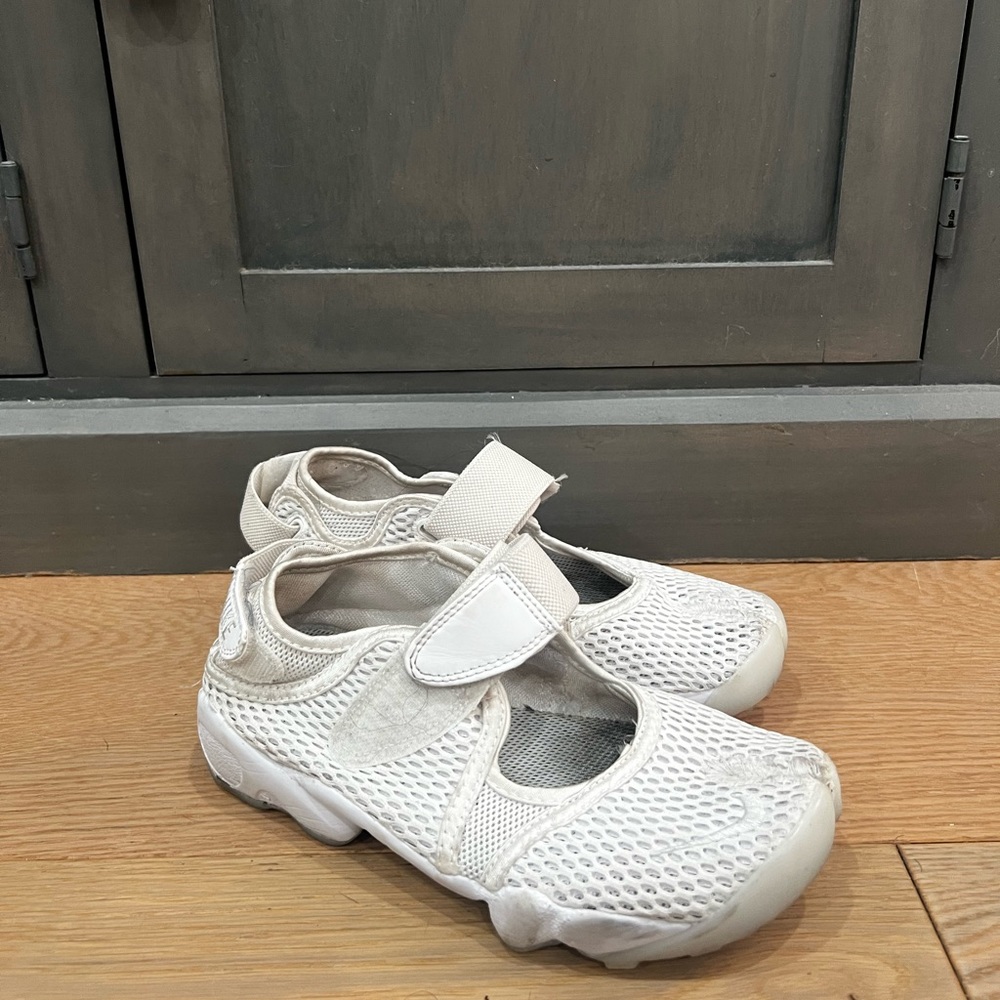Nike Women's Air Rift BR Breathe Shoes White Platinum